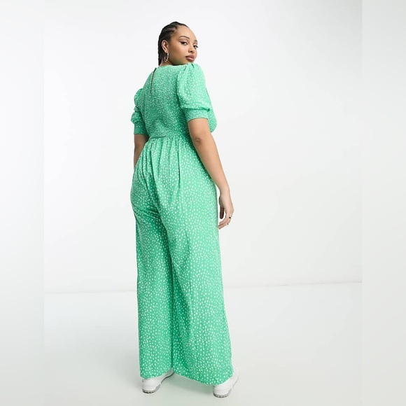 Wednesday's Girl Curve shirred bust relaxed jumpsuit  Size 22 - Picture 4 of 9